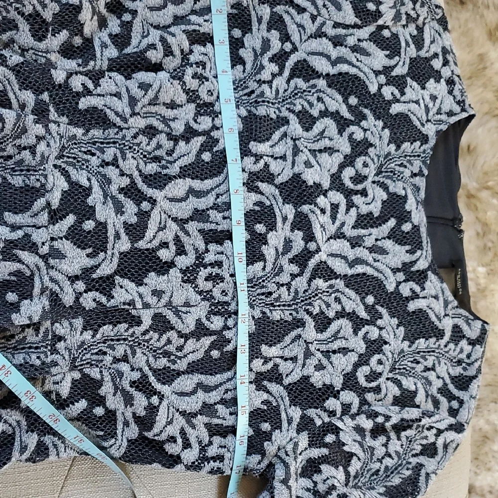 Ann Taylor Elegant Black and Gray Floral Women's Top - Picture 13 of 15